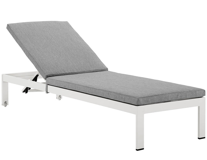 Outdoor Swimming Poolside Lounger With 1 Side Table (White)